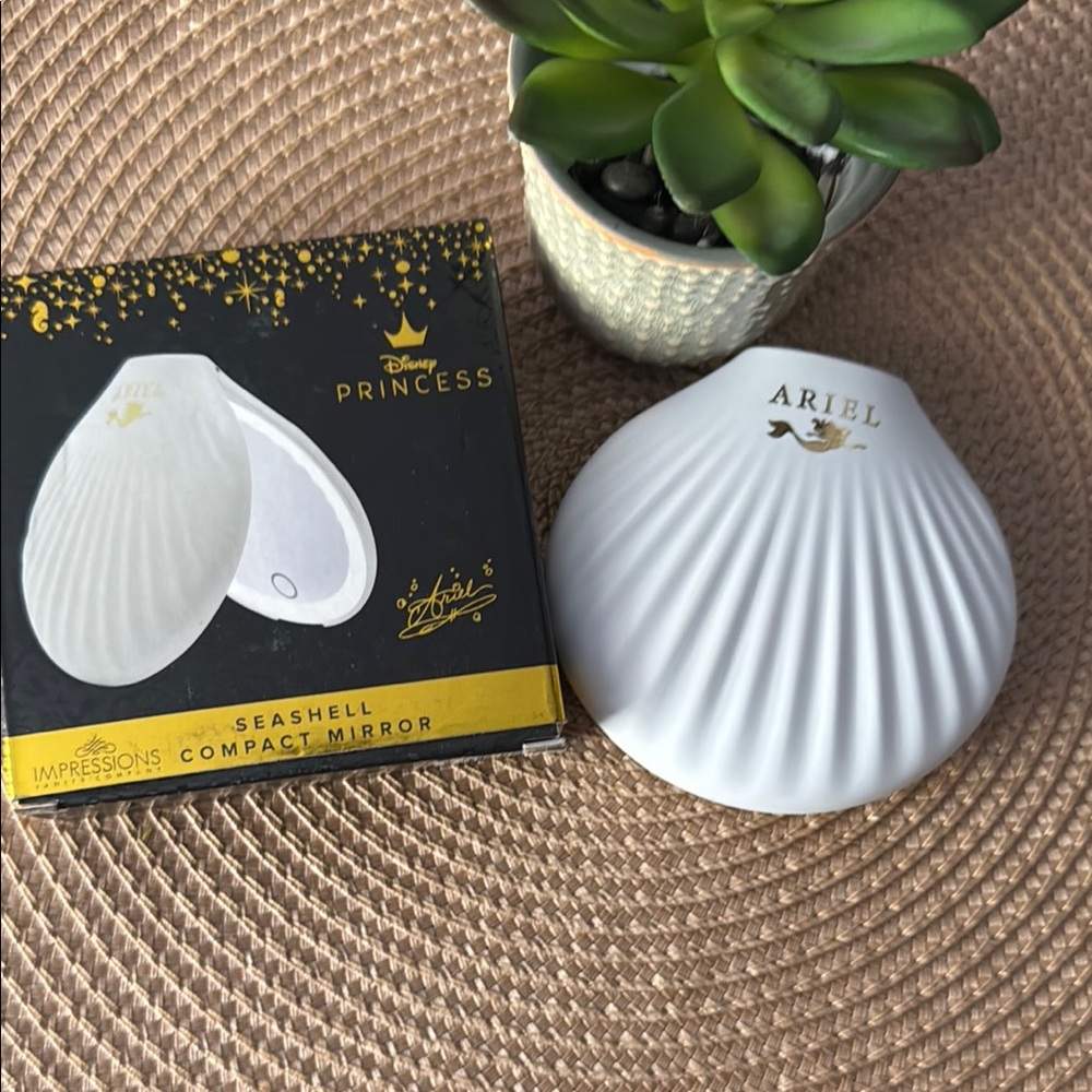 Disney 🔥 Impressions  Princess Ariel Seashell Compact Mirror